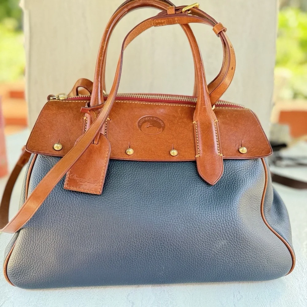 Vtg Dooney & Bourke Wilson Navy & Tan Pebble Grain Leather Satchel Purse #7628